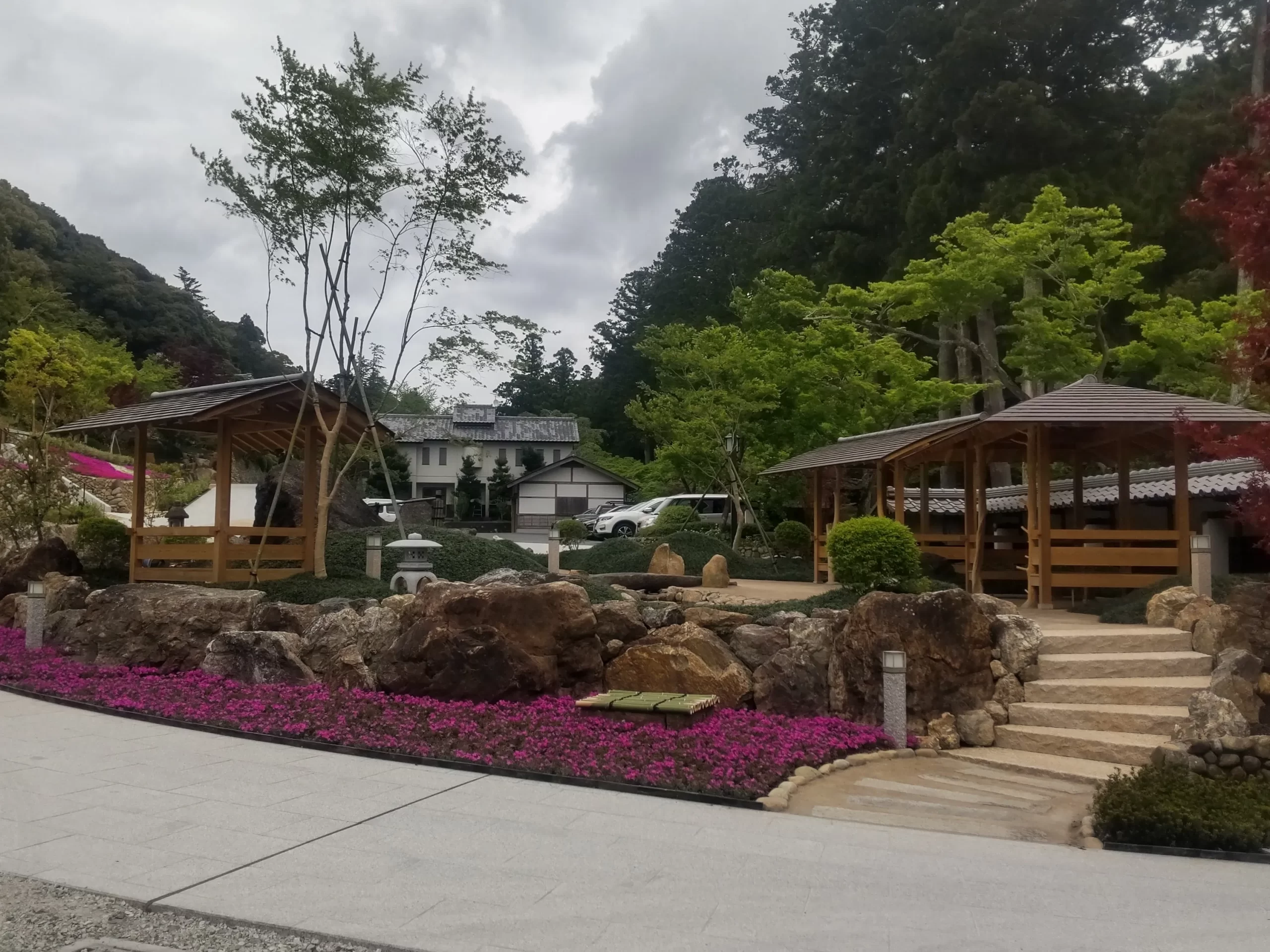 伝統的庭園の剪定・維持管理