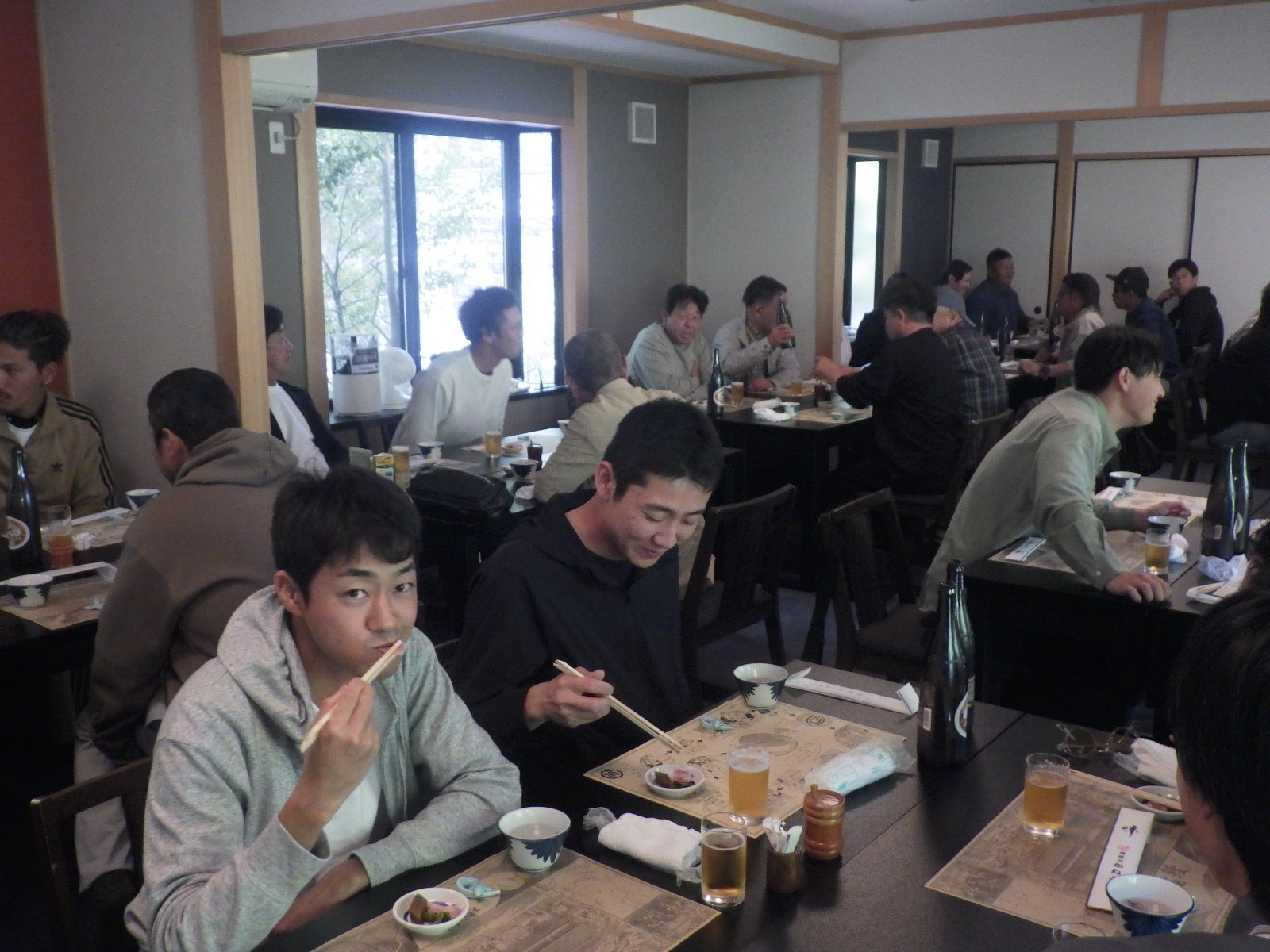 研修旅行食事風景